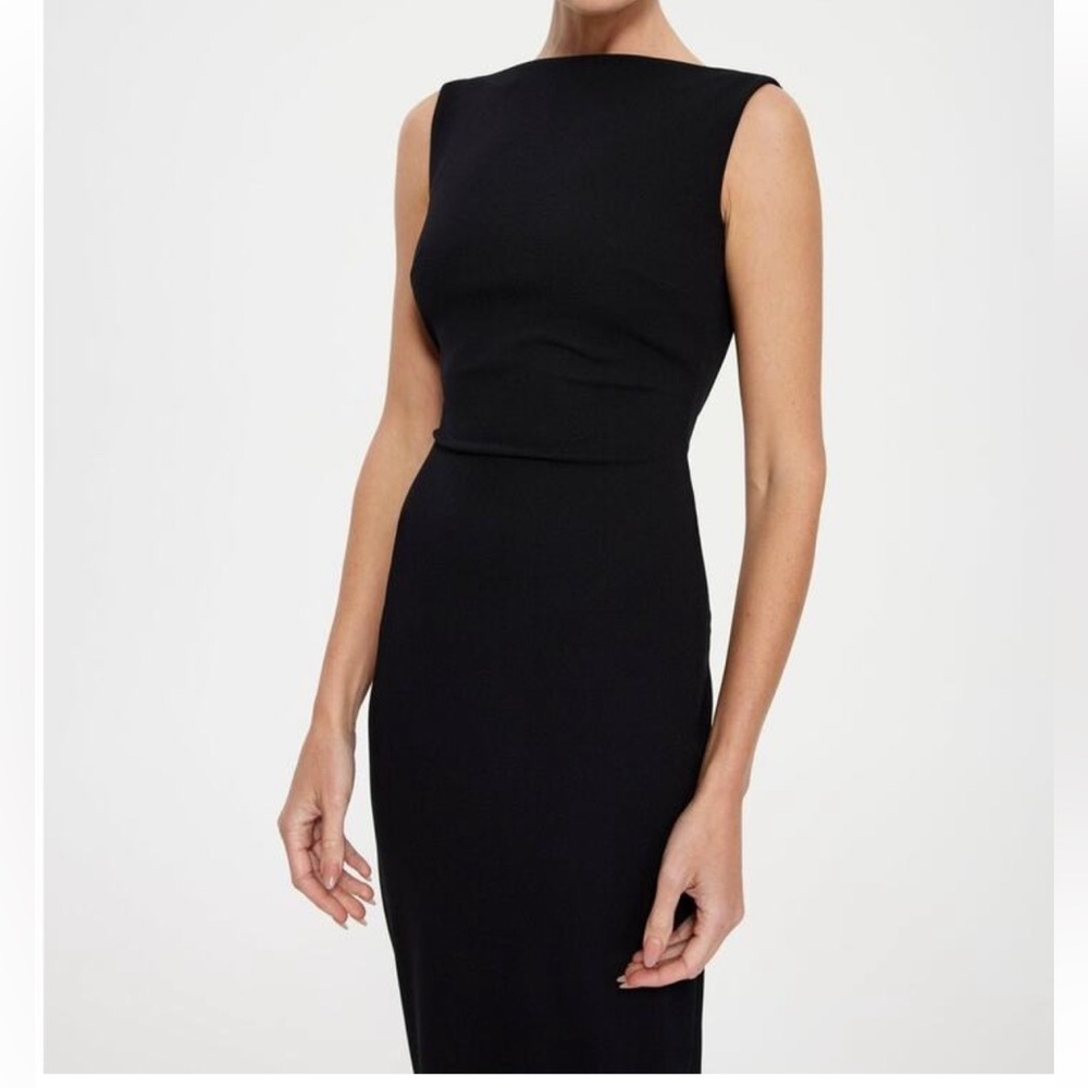 Sophisticated Black Maxi Dress - Picture 2 of 6